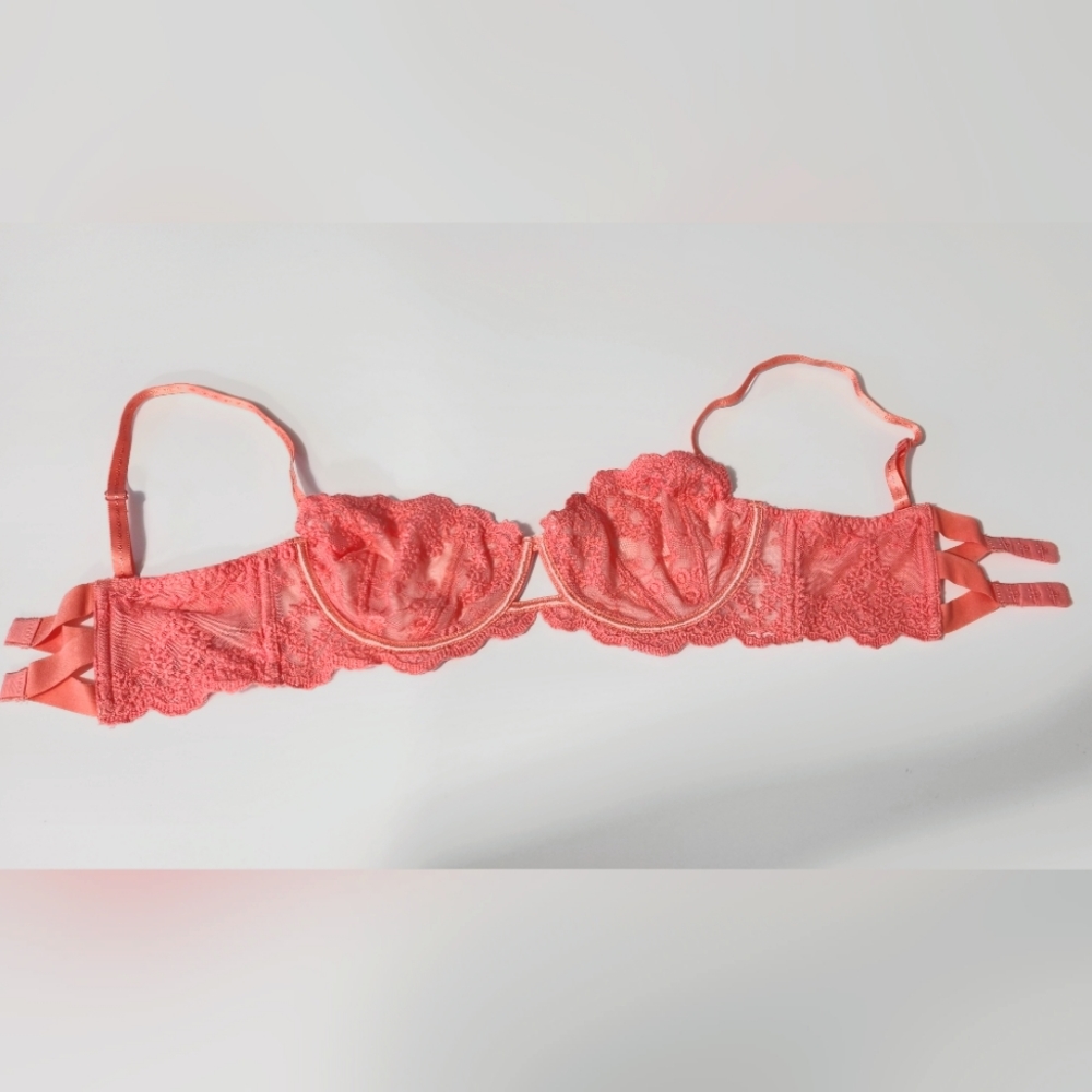2/20$ - NWOT Free People Balcony bra